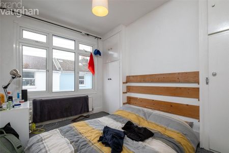 4 bedroom terraced house to rent - Photo 4