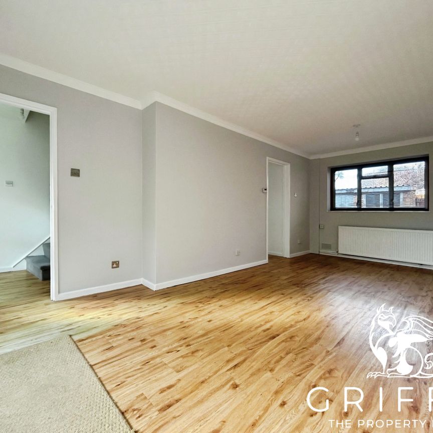 West Thorpe, Basildon, Essex, SS14 - Photo 1