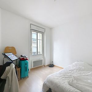 Appartement à louer - REIMS CENTRE - - Photo 3