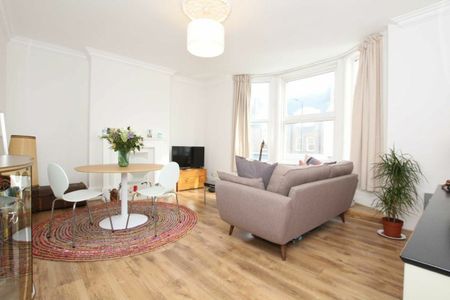 Askew Road, W12, London - Photo 3