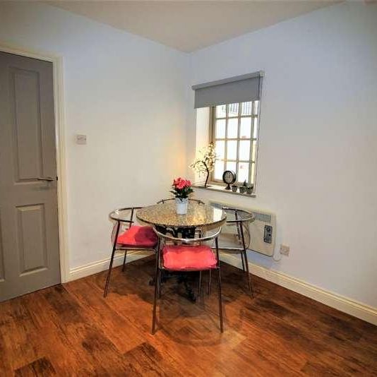 Bed Flat In The Courtyard St Annes Well Mews, Lower North Street, Exeter, EX4 - Photo 1