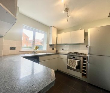 3 bedroom end of terrace house to rent - Photo 1