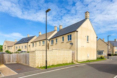 A semi-detached two bedroom property in Fairford. - Photo 3