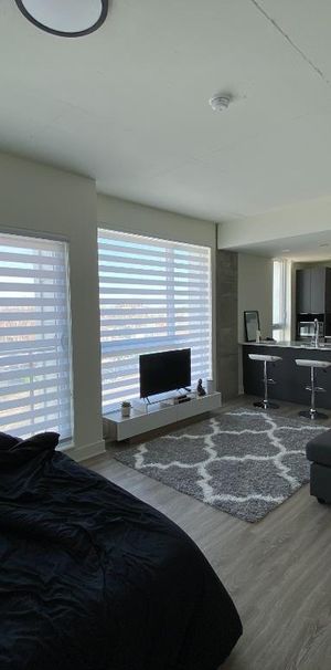 Grand studio lumineux a laval chomedey, - Photo 1