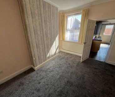 2 bedroom end of terrace house to rent - Photo 6
