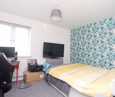 2 bedroom semi-detached house to rent - Photo 6