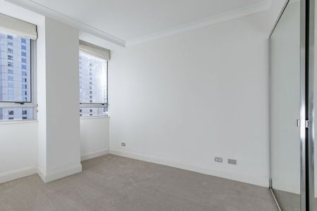 Light Filled One Bedroom | Unfurnished - Photo 5