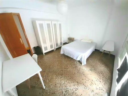 Calle Submarino, Valencia, Valencian Community 46009 - Photo 3