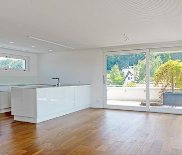 Exklusives Attikawohnen: 4.5-Zimmer-Traum mit 175 m² Rundum-Dachter... - Foto 2