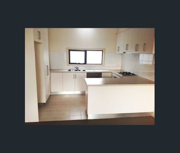 Convenient location in Bayswater - Photo 3