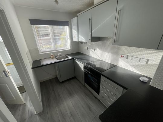 2 bedroom terraced house to rent - Photo 1