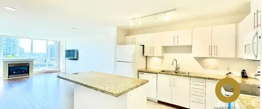 Spacious 2 Bed 2 Bath in Brentwood!! | 2138 Madison Avenue, Burnaby - Photo 1