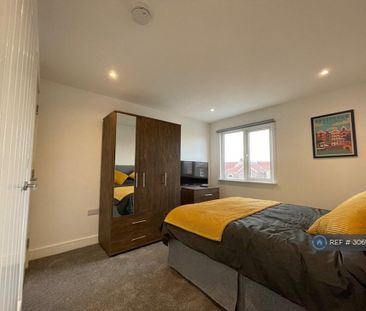 1 bedroom in a house share to rent - Photo 5
