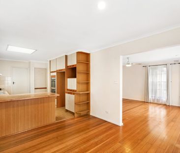 4 Bernard Crescent, Bundoora, Vic 3083 - Photo 2