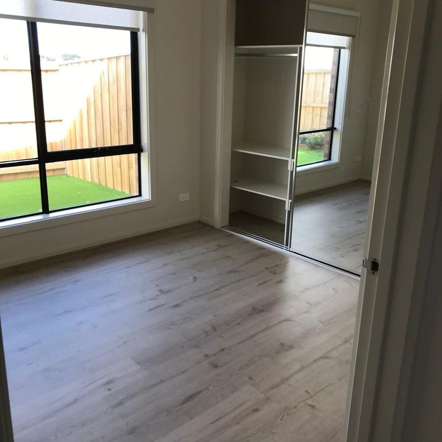 Wyndham Vale - Photo 1