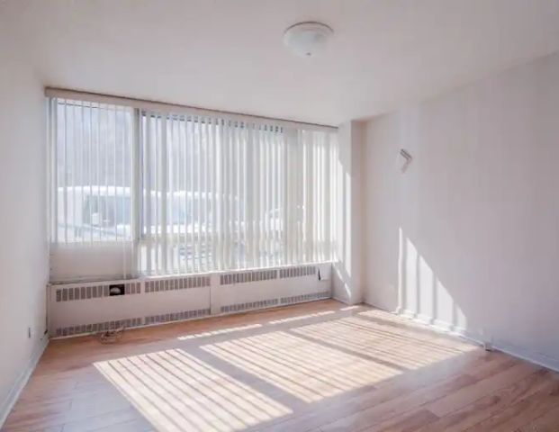 1975 de Maisonneuve | 1975 Maisonneuve Blvd West, Montreal - Photo 1