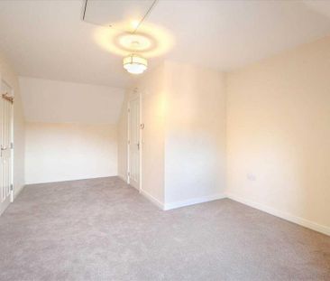 4 bedroom semi-detached house to rent - Photo 4