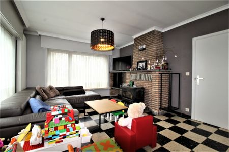 Ruime woning (205 m²) te koop in Oostrozebeke – centraal gelegen tussen Waregem en Tielt - Photo 3