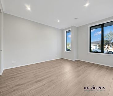 Brand New 4-Bedroom Family Home in Prime Tarneit Location - Photo 4