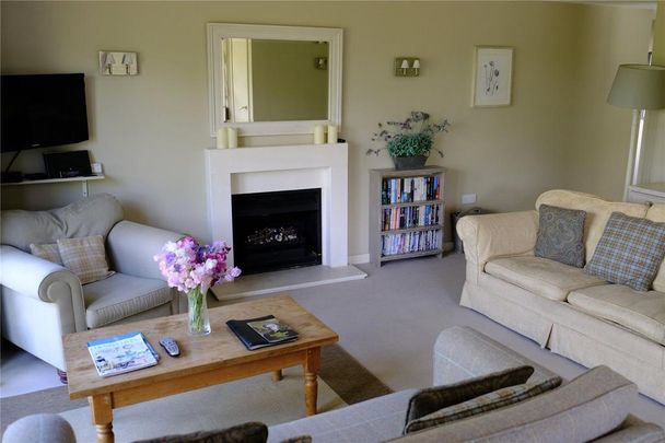3 bedroom semi-detached house to rent - Photo 1