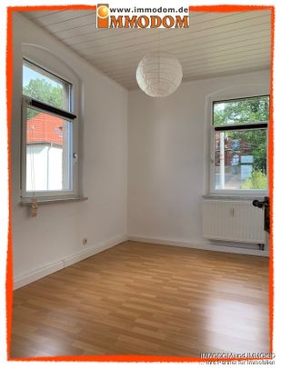 +++ Kleine gemütliche 2-Zi.-Wohnung mit Küchenmöbel in ländlicher Idylle und dennoch zentral +++ - Photo 1