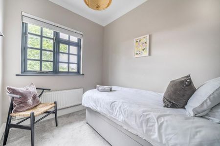 3 bedroom terraced house to rent - Photo 3