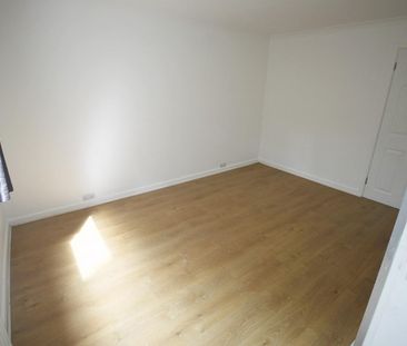 1 bedroom Flat To Let - Photo 4