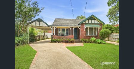 Renovated 4 Bedroom House in Prime Location - Photo 4