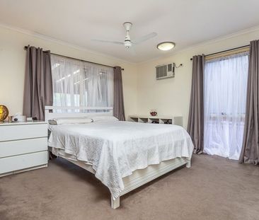 Spacious Family Home! - Photo 6