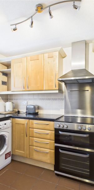 Greenham Wood, Bracknell Greenham Wood, Bracknell - Photo 2