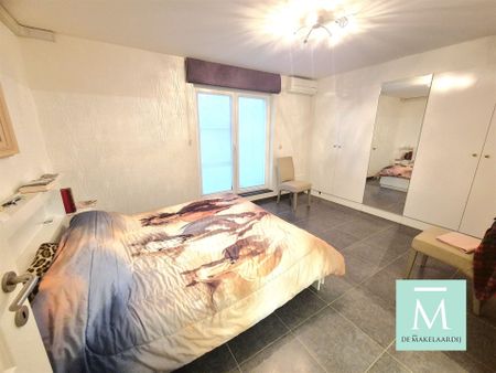 Appartement met 2 slaapkamers en zeer ruim terras - Photo 5