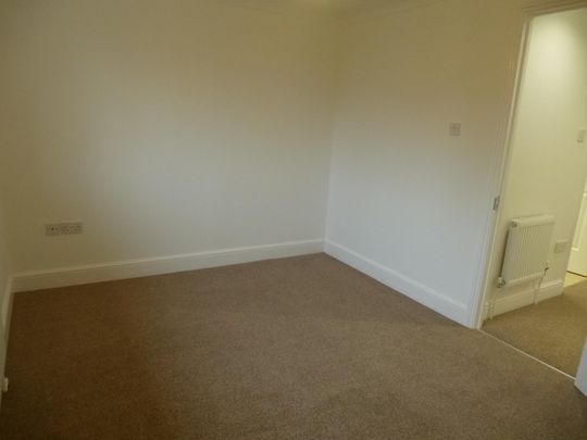 Simmance Way, Salisbury, Amesbury - Photo 1