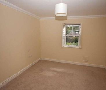 West Hill Place, West Hill, Oxted, RH8 - Photo 2