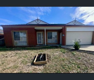 14 Victor Crescent, Dandenong North, Vic 3175 - Photo 1