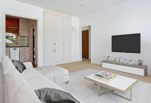 Nice unit in Wayville - Photo 1