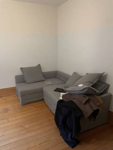 Charmante 2.5-Zimmer-Wohnung mit Kamin in ruhiger Lage - Photo 2