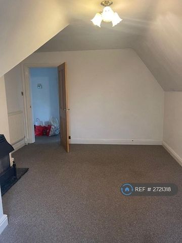 3 bedroom flat to rent - Photo 3