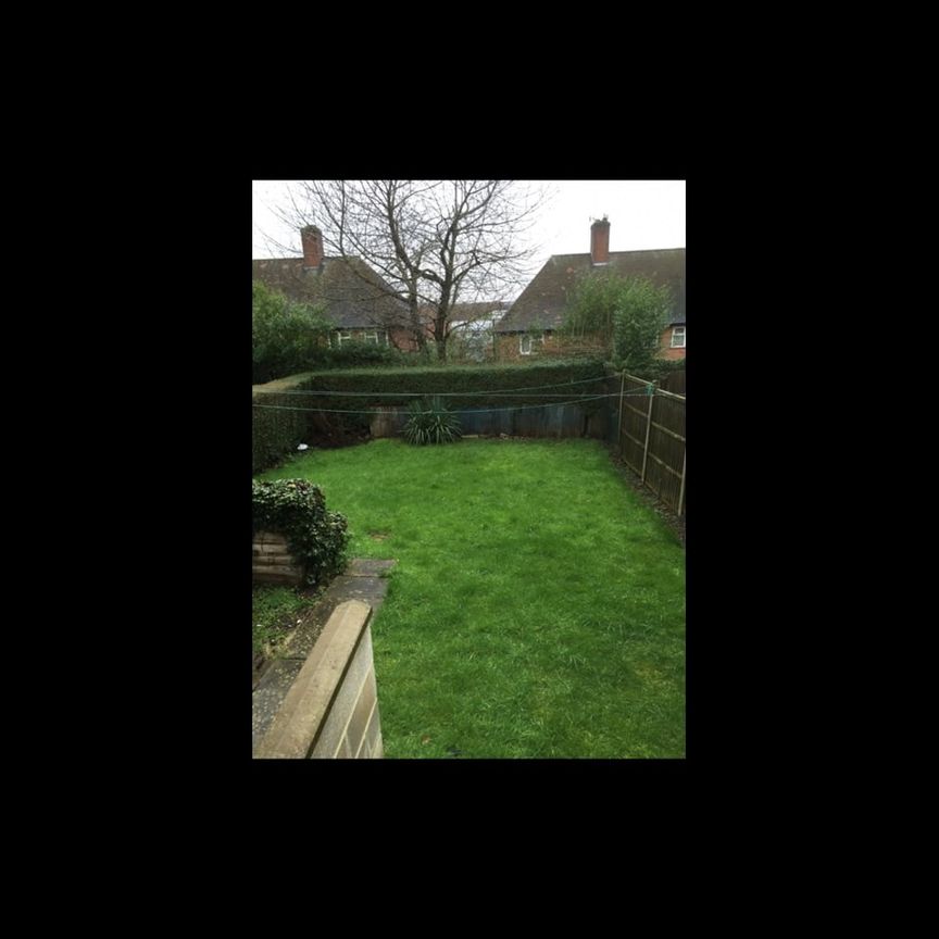 2 Bed End Terrace, Raymede Drive, NG5 - Photo 1