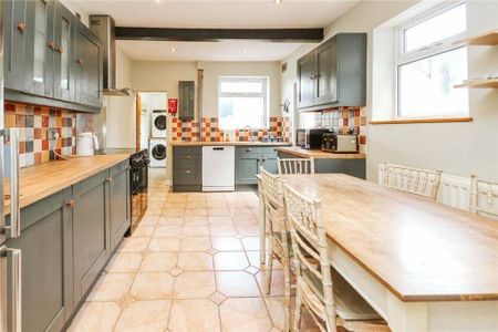 6 Bed Semi-Detached House, Cassell Road, BS16 - Photo 4