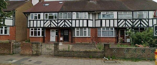 3 Bed Terraced House, Gunnersbury Avenue, W3 - Photo 1
