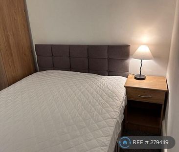 1 bedroom in a house share to rent - Photo 3