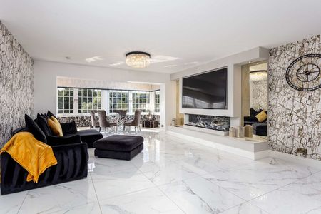 Shalloch Park - Photo 2