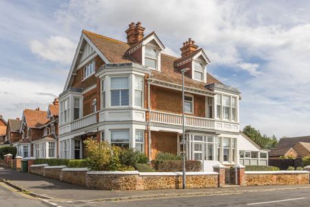 Hunstanton - Photo 2