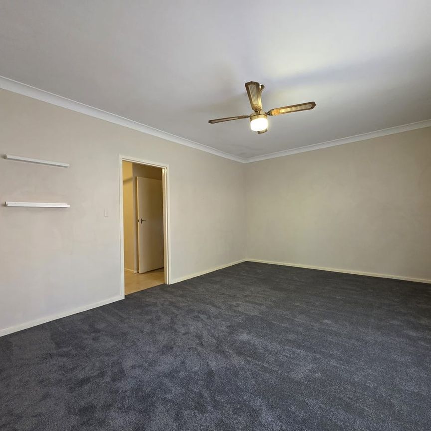 Fantastic location close to everything you could need - Photo 1