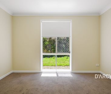 A stylish family home for the modern entertainer - Photo 4