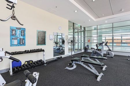 Immaculate Two Bedroom - Photo 3