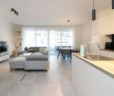 Gelijkvloers app., twee slpk, zonnig terras in centrum - Photo 1