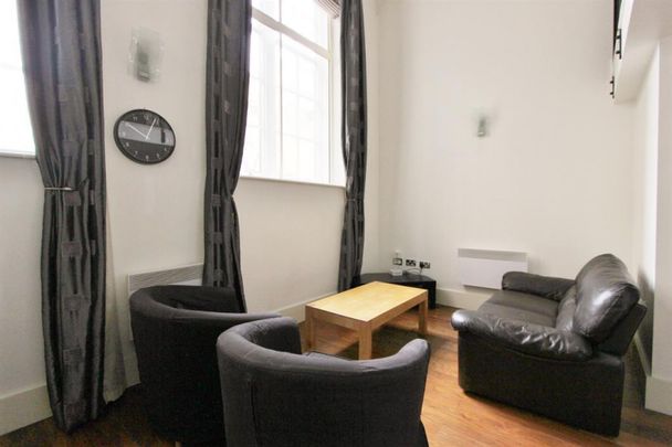 2 bedroom Flat To Let - Photo 1