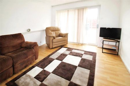 3 bedroom end of terrace house to rent - Photo 4