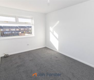 3 bedroom end of terrace house to rent - Photo 4